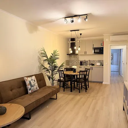 Go4portugal - Magna - Sea View Airco, Balcony & Pool Apartment *