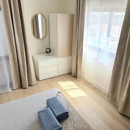 Go4portugal - Magna - Sea View Airco, Balcony & Pool Apartment Albufeira