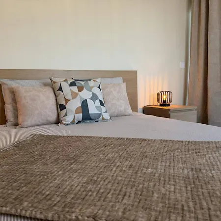 Go4portugal - Magna - Sea View Airco, Balcony & Pool Apartment