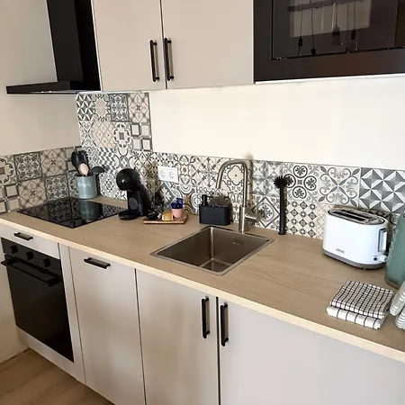 Go4portugal - Magna - Sea View Airco, Balcony & Pool Apartment Albufeira