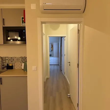 Go4portugal - Magna - Sea View Airco, Balcony & Pool Apartment *